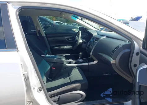 2015 Nissan Altima 2.5/2.5 S/2.5 Sl/2.5 Sv z USA, uszkodzony, nr VIN 1N4AL3AP8FC263035